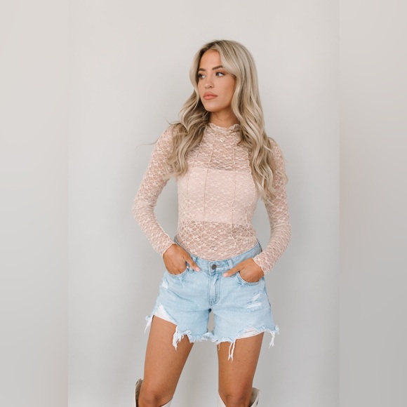 Trisha Lace Top - Size Medium - Taupe - Picture 6 of 7